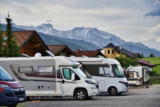 ReifenDirekt.de: Sicher mit dem Wohnmobil durch den Sommer - Top 5 Campingplätze