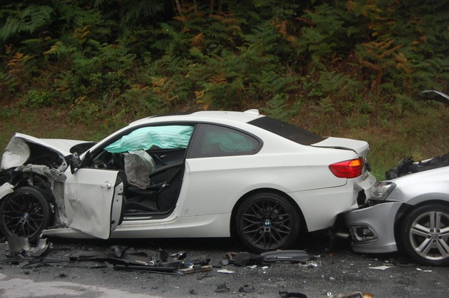 POL-PPWP: B 270 - Unfall unter Alkoholeinwirkung - Verletze und hoher Sachschaden