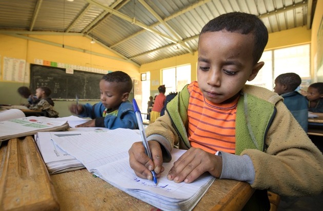 Stiftung Menschen für Menschen: Zum Weltalphabetisierungstag am 8. September 2018 - Für Bildung und gegen Armut in Äthiopien