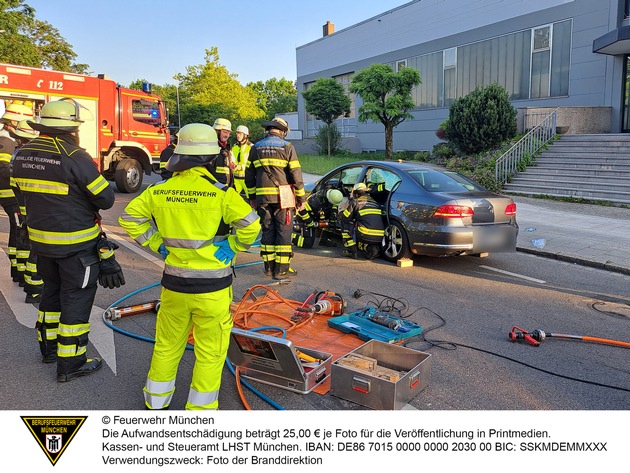 FW-M: Technische Rettung nach Verkehrsunfall (Pasing)