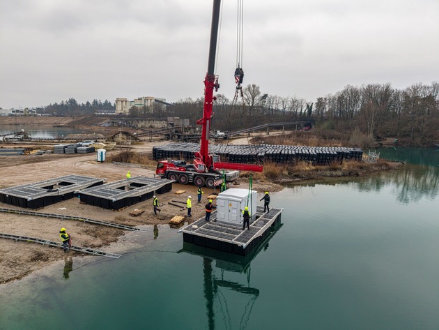 Presseinformation: Baubeginn für schwimmende Photovoltaikanlage auf dem „Kühlsee“ – Meilenstein für umweltverträgliche Energieversorgung