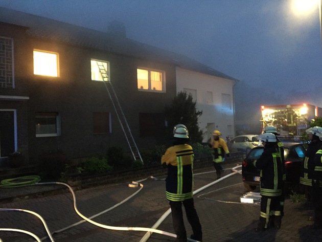 FW-ME: Wohnungsbrand mit Menschenrettung