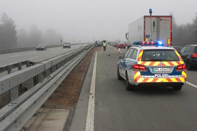 POL-PDKL: Unfall Kreuz Landstuhl, Zeugen gesucht