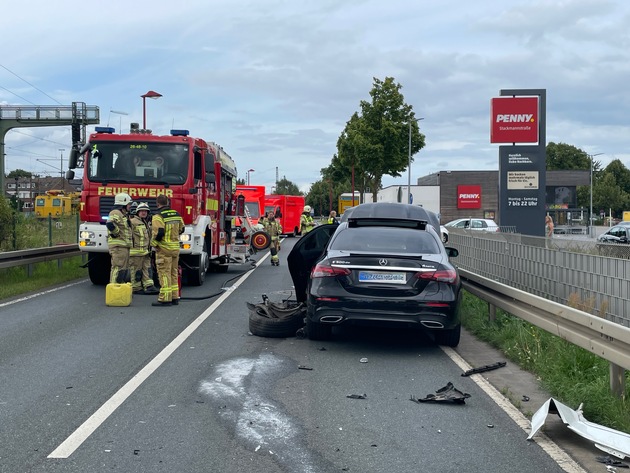 FW Lehrte: Drei Verletzte bei Verkehrsunfall in Lehrte