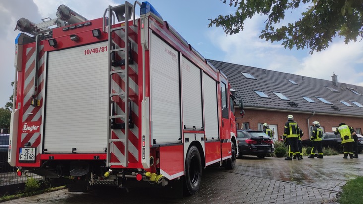 FW Celle: Feuer in Küche in Westercelle