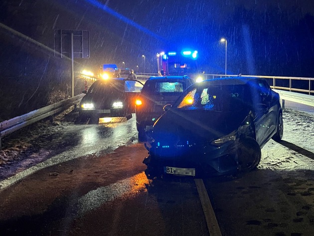 POL-BI: Kollision im Gegenverkehr