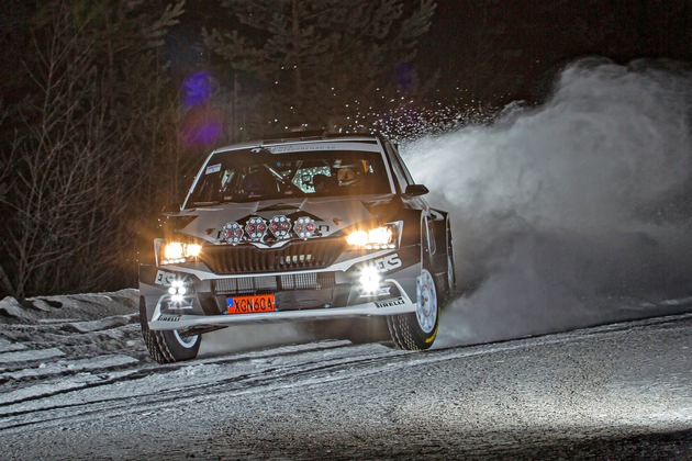 Arctic Rallye Finnland: WRC2-Tabellenführer Andreas Mikkelsen trifft im ŠKODA FABIA Rally2 evo auf starke Konkurrenz