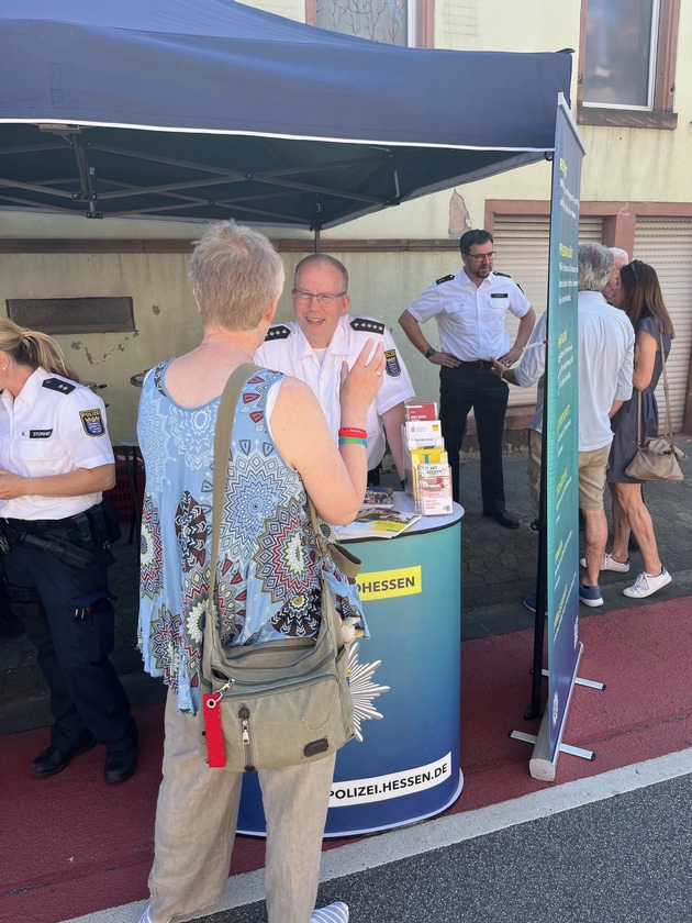 POL-DA: Bad König: Positive Bilanz nach "Coffee with a cop" anlässlich des Pfingstmarktes
