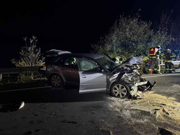 FW-EN: Schwerer Verkehrsunfall in der Nacht zum Sonntag