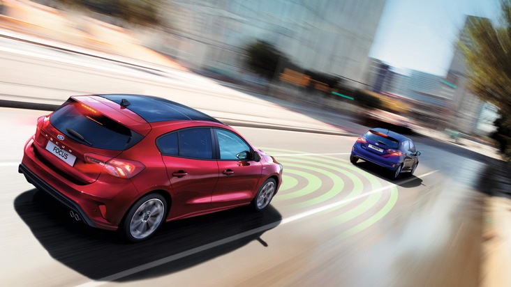 Ford-Werke GmbH: Euro NCAP lobt neuen Ford Focus für fortschrittliche Fahrer-Assistenzsysteme