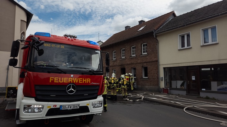 FW Wachtberg: Gebäudebrand in Wachtberg-Adendorf