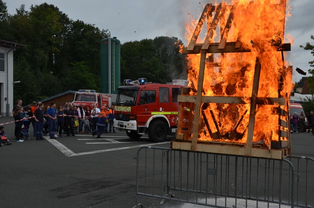 FW Menden: Feuerwehrfest Am Ziegelbrand