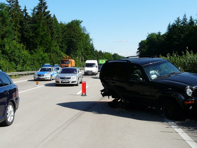 POL-WL: Buchholz i.d.N. - Taschendiebstahl ++ Egestorf - Autobahnpolizei stellt Autodieb ++ Winsen/L. - Unfallflüchtigen Fahrradfahrer gestellt ++ Egestorf - Verkehrsunfall ++ und weitere Meldungen