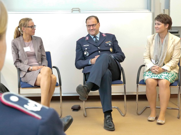 Erster Durchgang Mentoren-Projekt der Bundeswehr beendet:
Erfahrene Berater für junge Führungskräfte