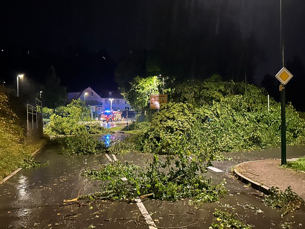 FW-OE: Über 60 Einsätze - Ursache wahrscheinlich Tornado