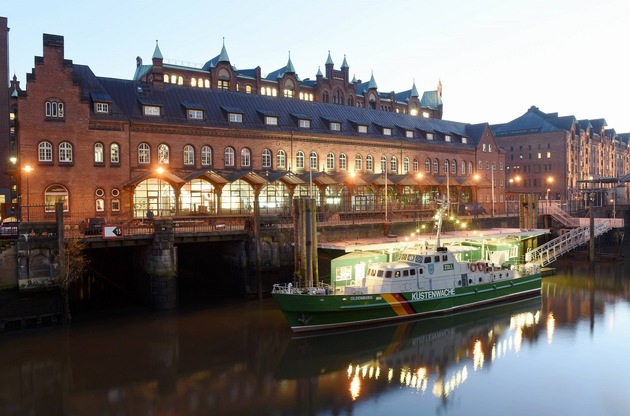 Das Deutsche Zollmuseum in Hamburg begrüßt die 2.000.000ste Besucherin