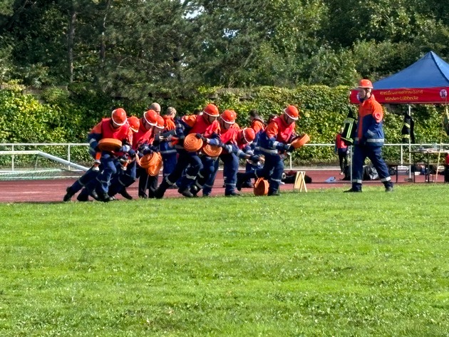 FW-OE: Jugendfeuerwehr erlangt die Leistungsspange