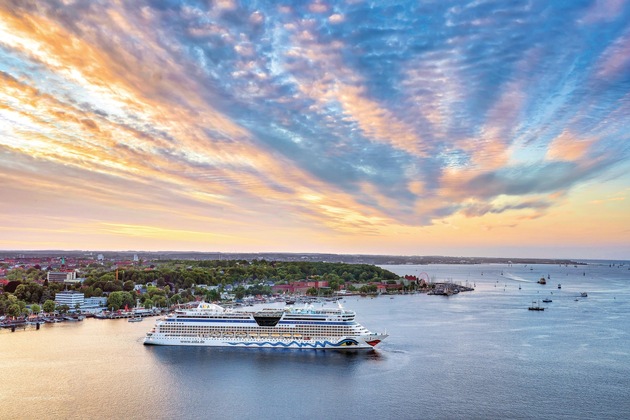 AIDA Pressemeldung: Starke Partnerschaft zur Kieler Woche: AIDA Cruises mit drei Schiffen und großer Urlaubswelt an Land