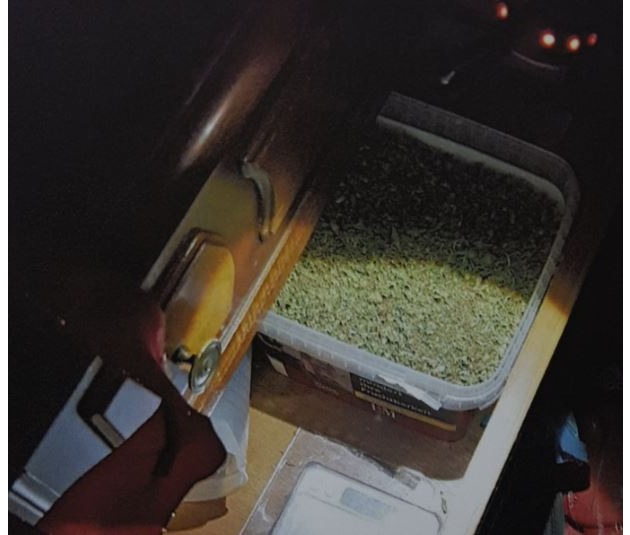 POL-E: Essen: Essener Einsatztrupp gelingt ein Schlag gegen Drogenhändler - Mehrere Kilogramm Marihuana beschlagnahmt - zwei Männer in Haft