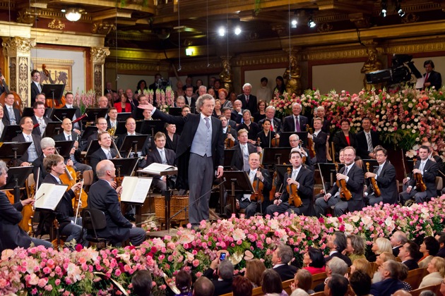 Zeit des Gedenkens: Eurovision und Die Wiener Philharmoniker einen Europa bei einer Gedenkfeier zum Ausbruch des Ersten Weltkriegs in Sarajevo