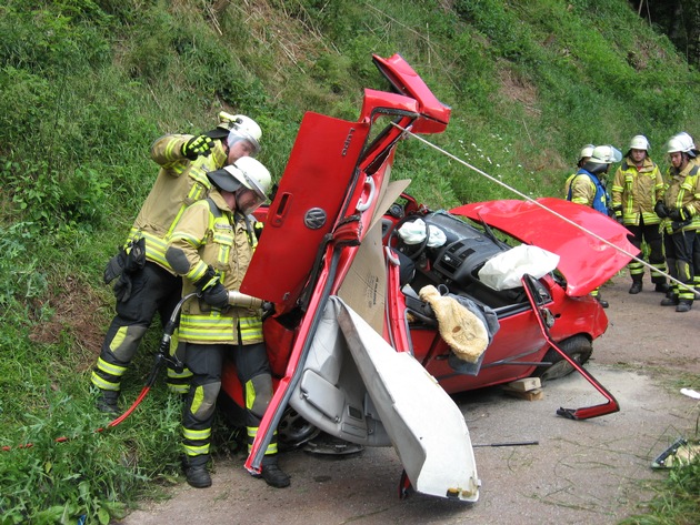 KFV-CW: Schwerverletzter bei Unfall auf der L 362