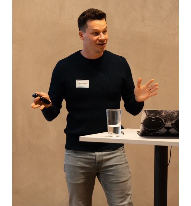 Nervende Mitarbeiter? Oder eher überforderte Chefs? Starke Praxisimpulse und Tipps vom Weltmeister für Unternehmer und Führungskräfte beim b-steps summit 2025