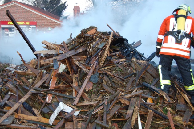 POL-STH: Nicht genehmigtes Osterfeuer