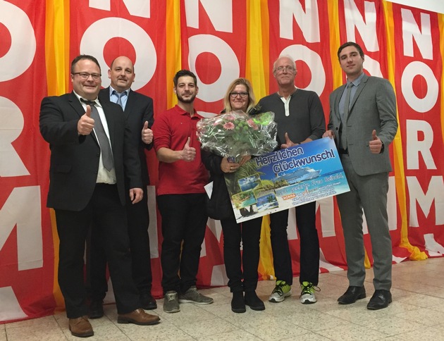 NORMA: Grillgenießer gewinnen tolle Fernreisen / Discounter aus Nürnberg bringt glückliche Kunden direkt zu Traumzielen (FOTO)