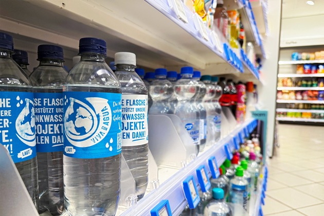 Pressemitteilung: Soziales Mineralwasser von Viva con Agua jetzt bei ROSSMANN