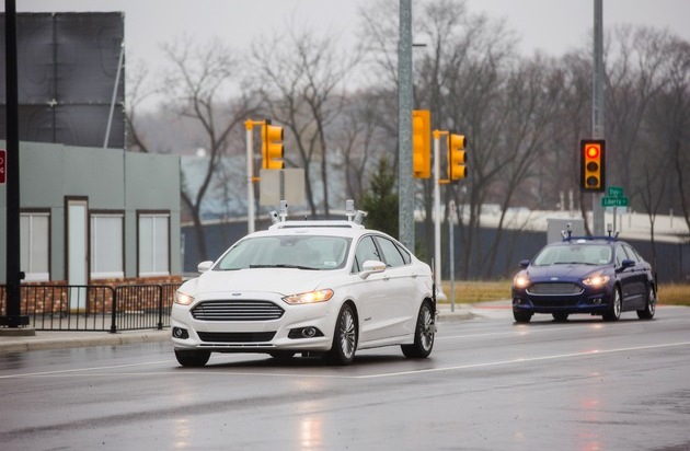 Ford-Werke GmbH: Ford verdreifacht Flotte autonomer Entwicklungs-Fahrzeuge, Sensor- und Software-Tests werden erweitert (FOTO)