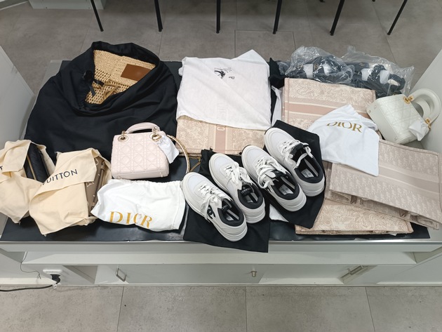 HZA-K: Shoppingtour in Dubai endet für Mutter und Tochter mit Steuerstrafverfahren / Kölner Zoll vereitelt Schmuggelversuch von Luxus-Handtaschen und -Schuhen