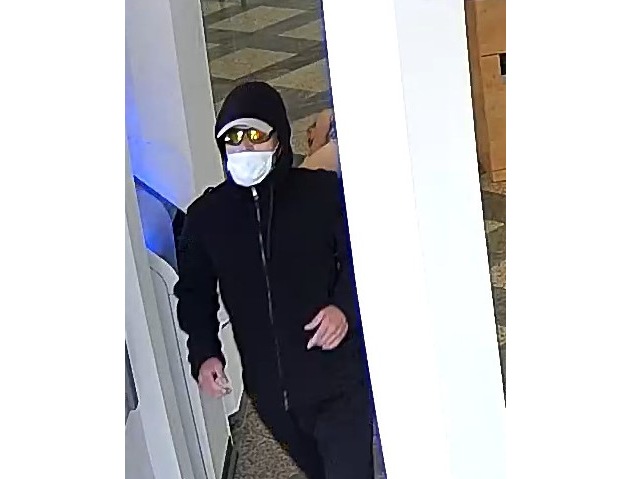 POL-MS: Öffentlichkeitsfahndung: Polizei sucht Tatverdächtigen nach Raub auf Bankfiliale mit Fotos