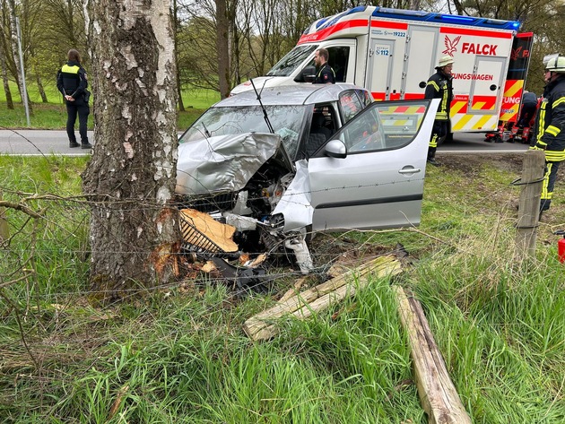 POL-STD: 85-jähriger Autofahrer bei Unfall in Buxtehude schwer verletzt