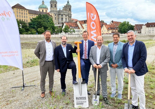 Baubeginn für Quartier Martinshöfe: Erfolgreicher Spatenstich mit OB Moll