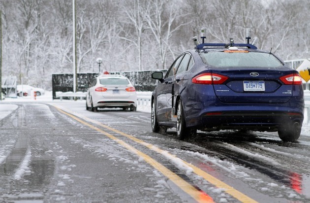 Ford-Werke GmbH: Ford forciert als erster Hersteller die Entwicklung autonom fahrender Autos mit Testfahrten im Schnee
