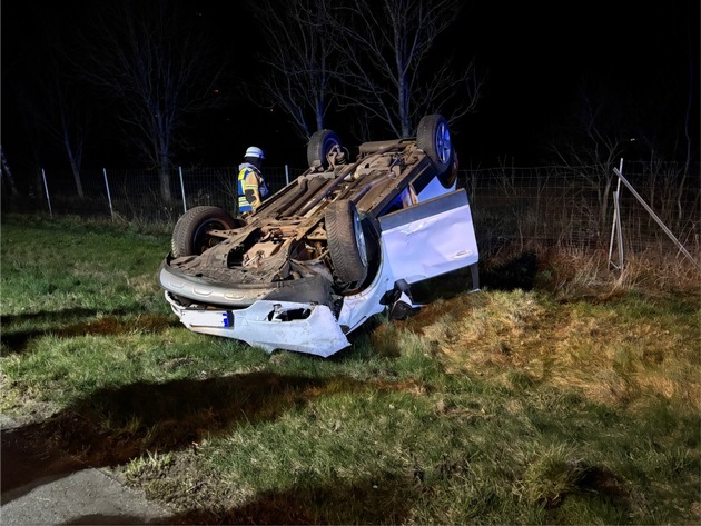 FW-SE: Auto überschlägt sich auf A7 bei Großenaspe