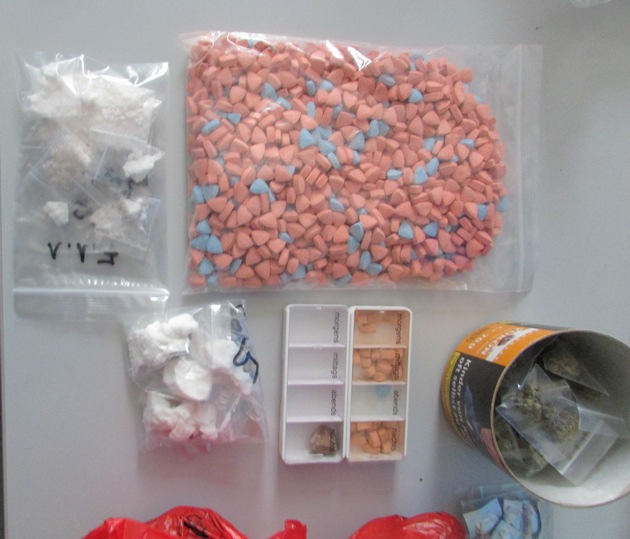 POL-AA: Rems-Murr-Kreis: Drogendealer in U-Haft
++ Rauschgift an Jugendliche verkauft ++