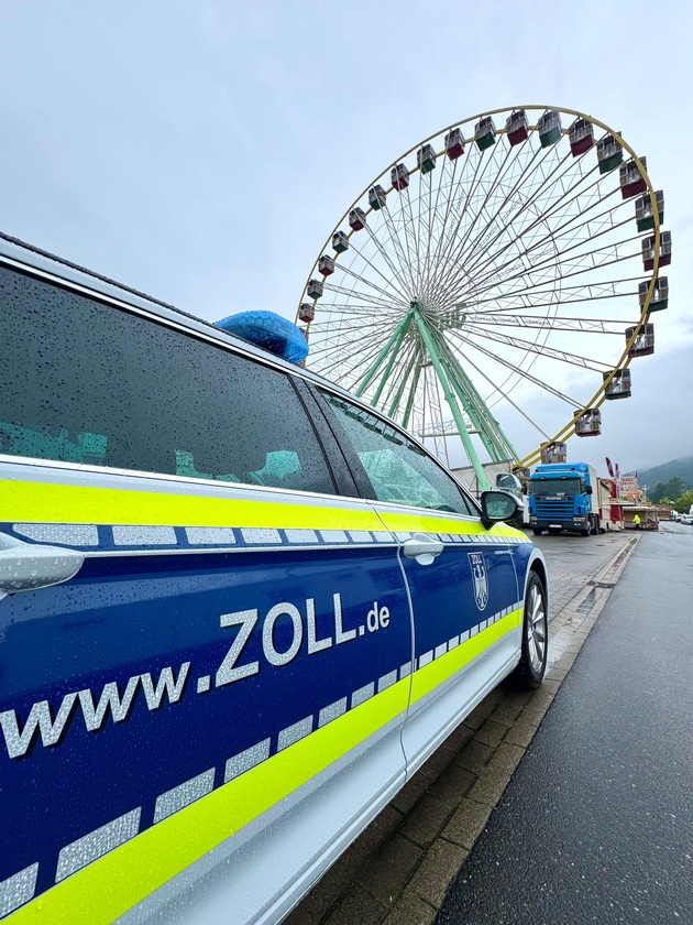 HZA-SB: Zoll prüft Schaustellergewerbe auf dem größten Weinfest der Welt; Großkontrolle auf dem Wurstmarkt in Bad Dürkheim