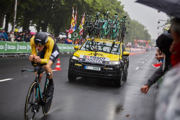 Tour de France: SKODA KAROQ begeistert die Massen (FOTO)