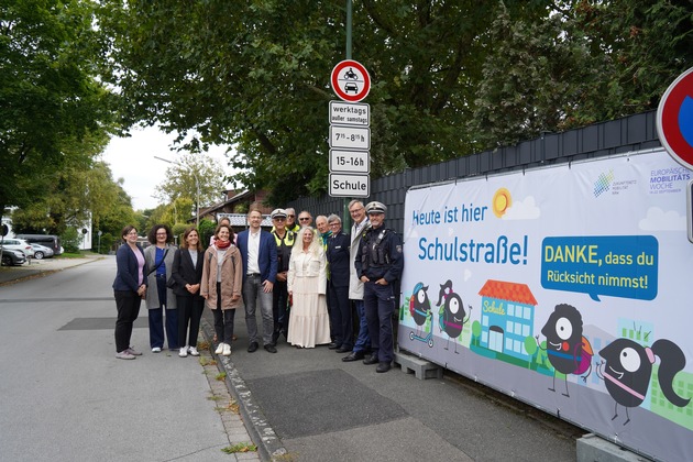 POL-DO: Einrichtung einer temporären Schulstraße an der Elisabethschule in Lünen-Brambauer: Projekt zur Vermeidung gefährlicher Park- und Wendemanöver an Schulen durch Elterntaxis