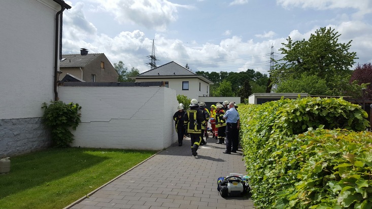 FW-AR: Carportdach in Bruchhausen eingestürzt