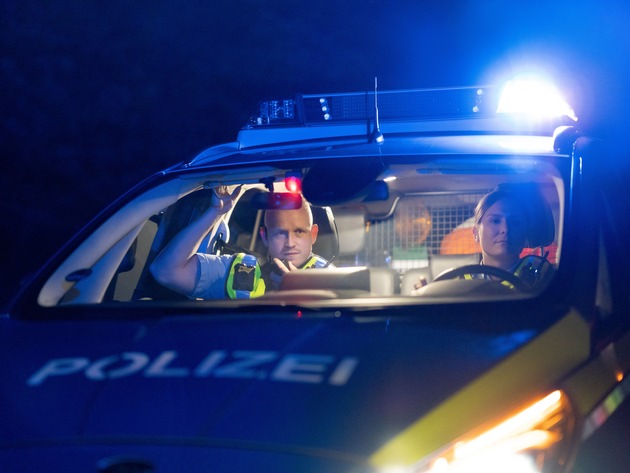 POL-ME: Sehr schnelle Festnahme nach Fahrzeugdiebstahl - Heiligenhaus / Velbert - 2111147