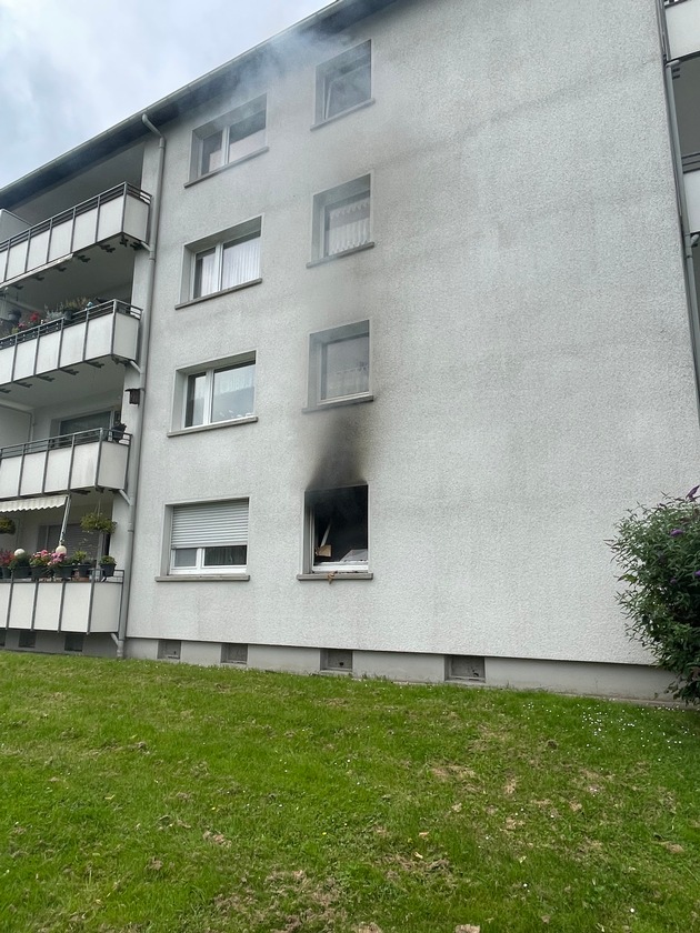 FW-E: Ausgedehnter Küchenbrand in einem Mehrfamilienhaus - keine Verletzten