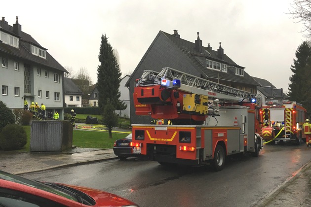 FW-Heiligenhaus: Kellerbrand in der Wassermangel (Meldung 3/2018)