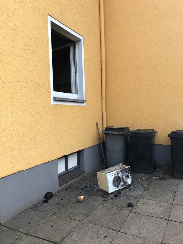 FW Minden: Gemeldeter Wohnungsbrand, eine verletzte Person