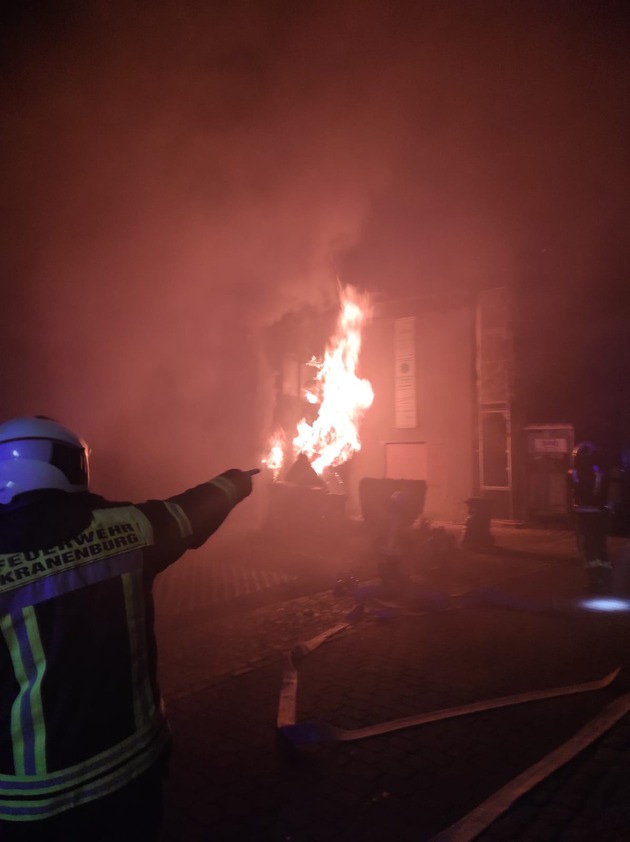 FW Kranenburg: Einbruch in Feuerwache und zwei Gebäudebrände