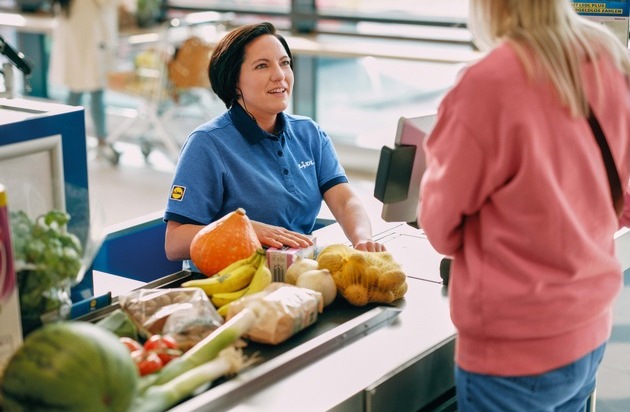 Lidl: Lidl ist der beliebteste Discounter Deutschlands / Kundenzufriedenheit steigt so stark wie bei keinem anderen f&uuml;hrenden Lebensmitteleinzelh&auml;ndler