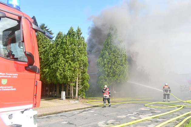 POL-STD: 70-jähriger Hausbewohner bei Feuer im Alten Land schwer verletzt