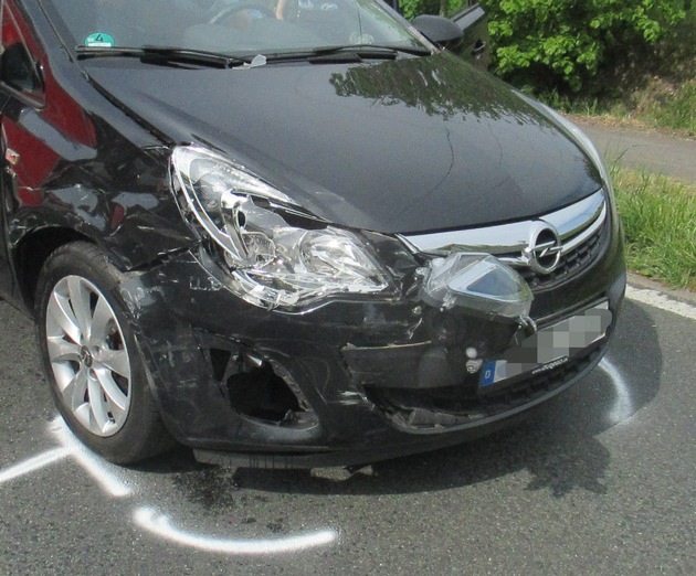 POL-ME: Verkehrsunfall mit hohem Sachschaden - Velbert - 2005048