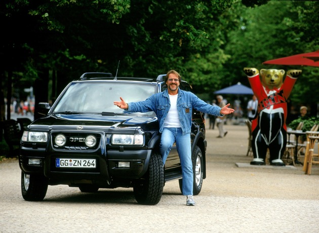 Beliebter Schauspieler entscheidet sich für Opel Offroader / Götz George übernimmt Frontera 3.2 V6